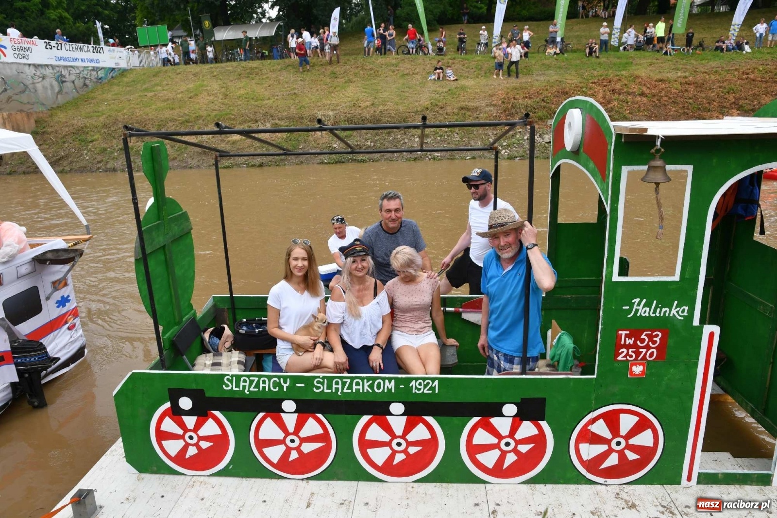 Zdjęcie w galerii na portalu naszraciborz.pl: Ahoj przygodo! Trzydzieści pływadeł ruszyło do Kędzierzyna-Koźla wiadomości z regionu