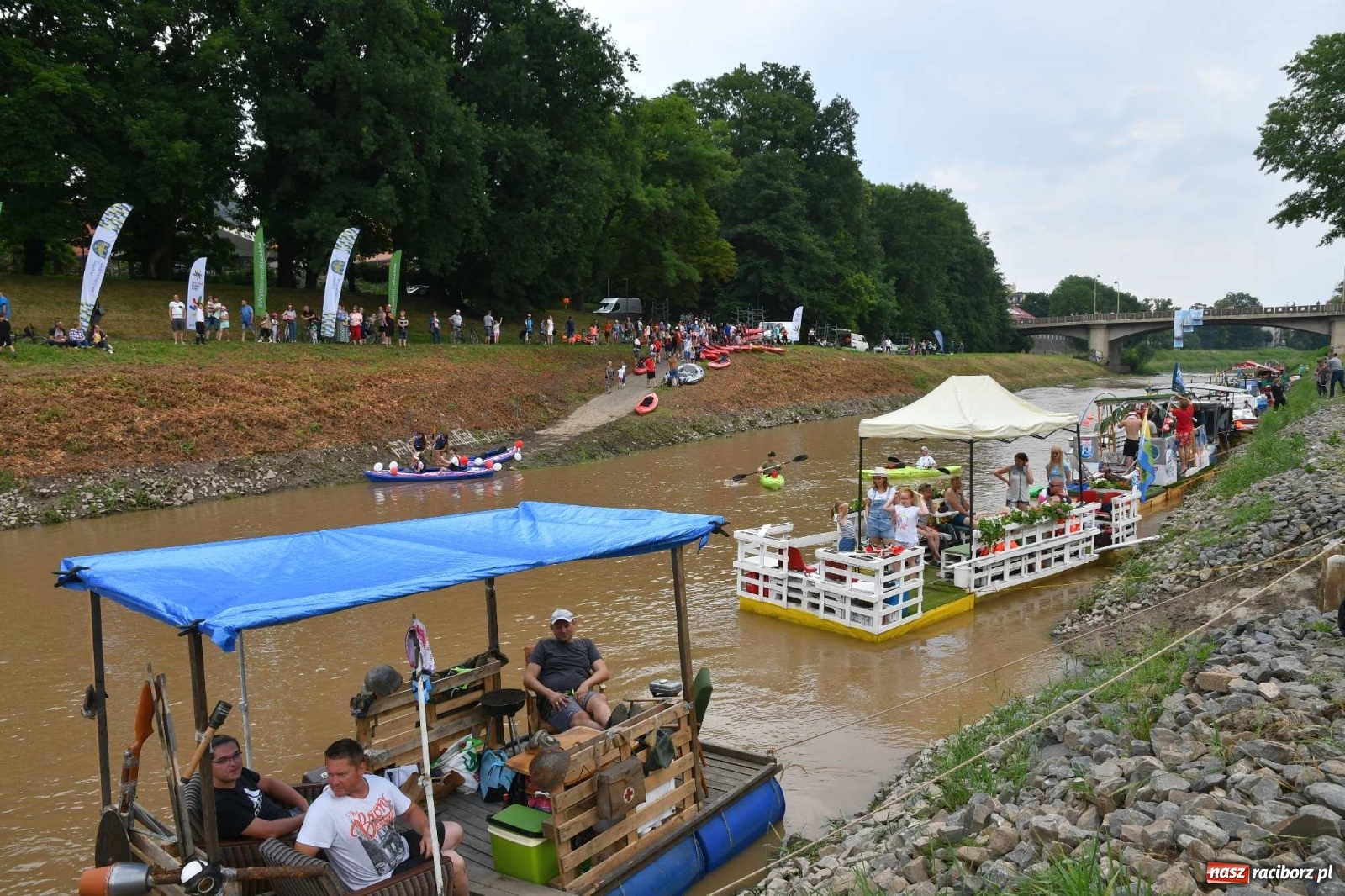 Zdjęcie w galerii na portalu naszraciborz.pl: Ahoj przygodo! Trzydzieści pływadeł ruszyło do Kędzierzyna-Koźla wiadomości z regionu