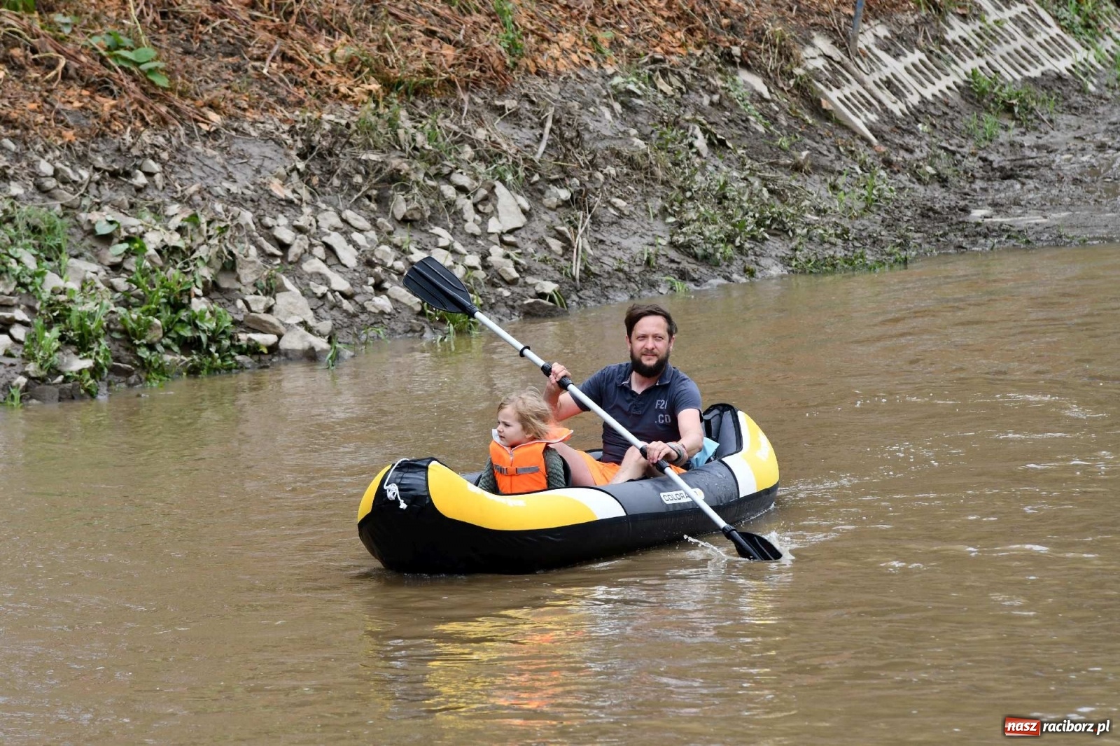 Zdjęcie w galerii na portalu naszraciborz.pl: Ahoj przygodo! Trzydzieści pływadeł ruszyło do Kędzierzyna-Koźla wiadomości z regionu