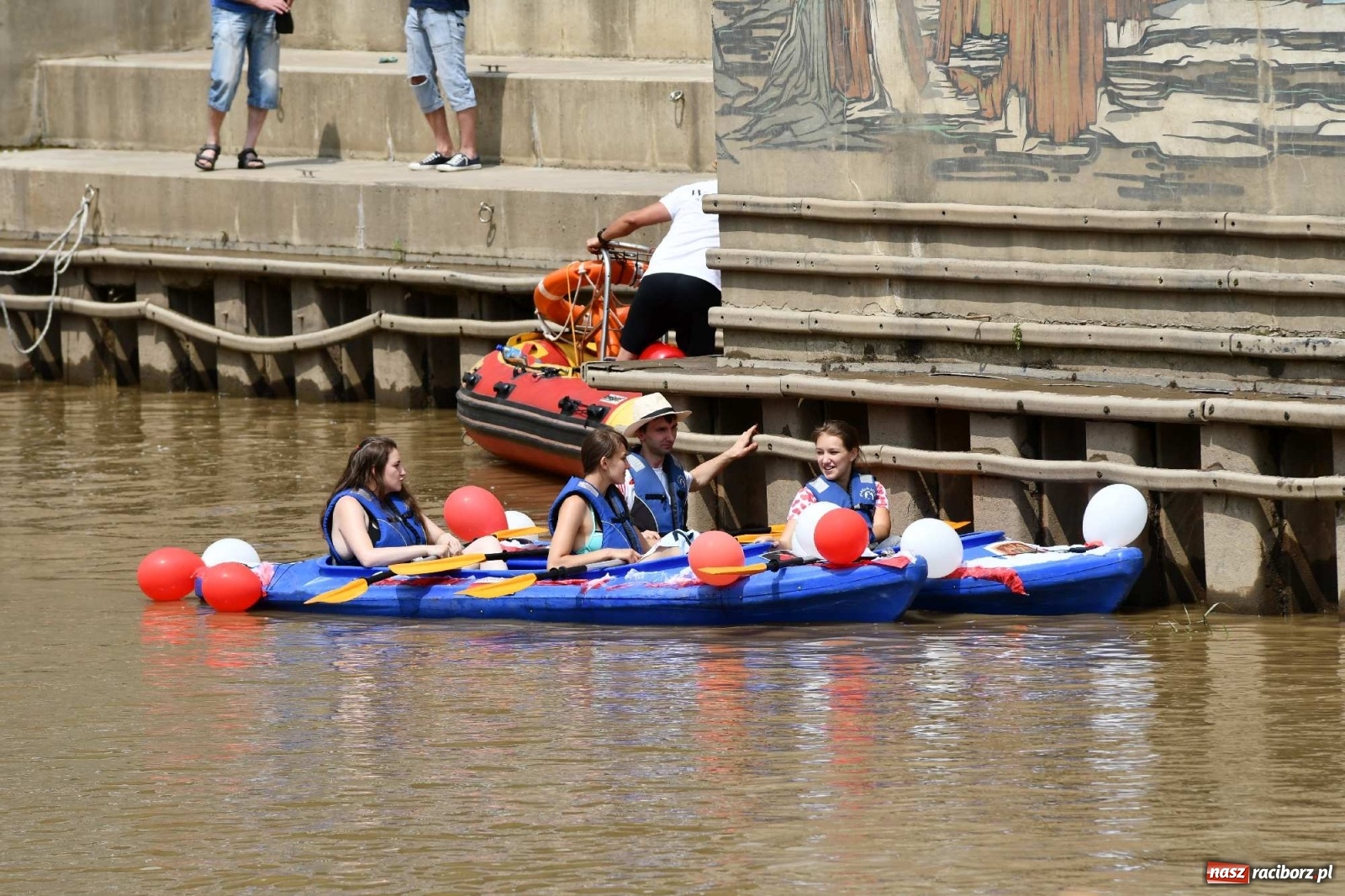 Zdjęcie w galerii na portalu naszraciborz.pl: Ahoj przygodo! Trzydzieści pływadeł ruszyło do Kędzierzyna-Koźla wiadomości z regionu