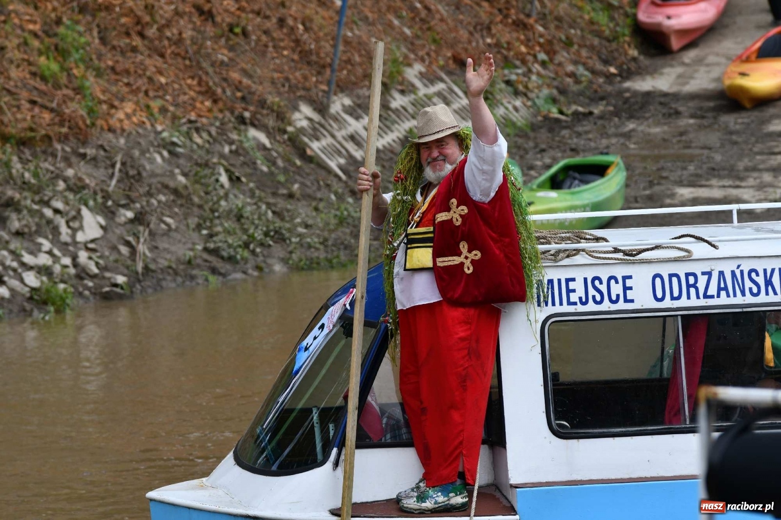 Zdjęcie w galerii na portalu naszraciborz.pl: Ahoj przygodo! Trzydzieści pływadeł ruszyło do Kędzierzyna-Koźla wiadomości z regionu
