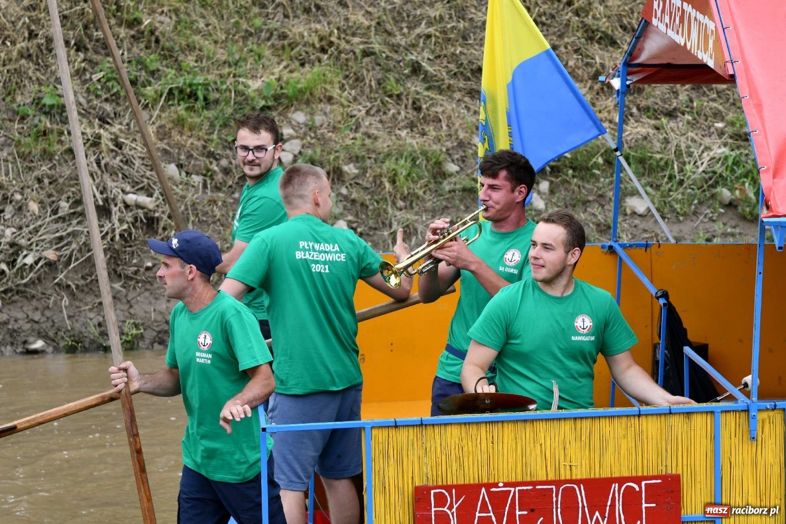 Zdjęcie w galerii na portalu naszraciborz.pl: Ahoj przygodo! Trzydzieści pływadeł ruszyło do Kędzierzyna-Koźla wiadomości z regionu