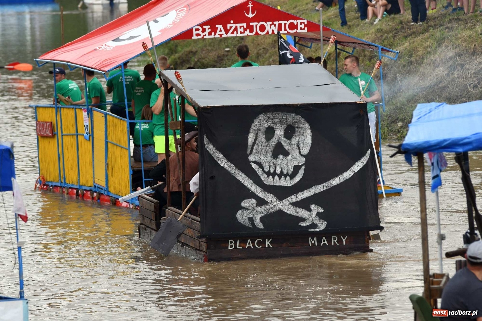 Zdjęcie w galerii na portalu naszraciborz.pl: Ahoj przygodo! Trzydzieści pływadeł ruszyło do Kędzierzyna-Koźla wiadomości z regionu