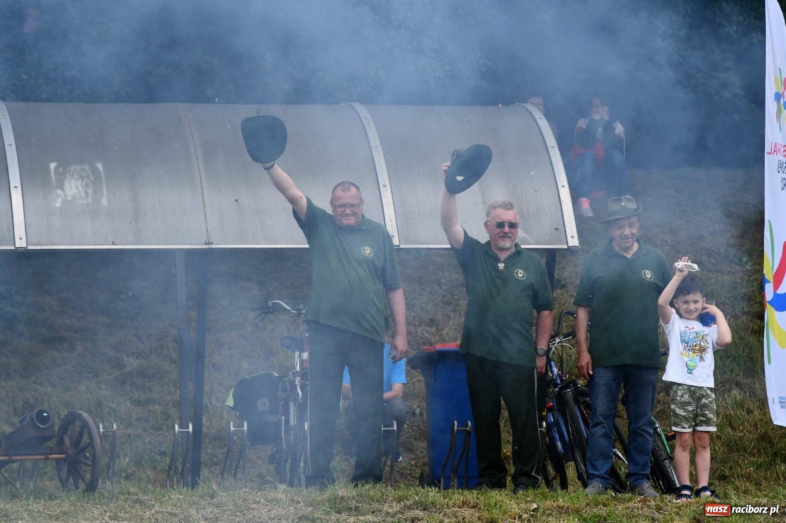 Zdjęcie w galerii na portalu naszraciborz.pl: Ahoj przygodo! Trzydzieści pływadeł ruszyło do Kędzierzyna-Koźla wiadomości z regionu