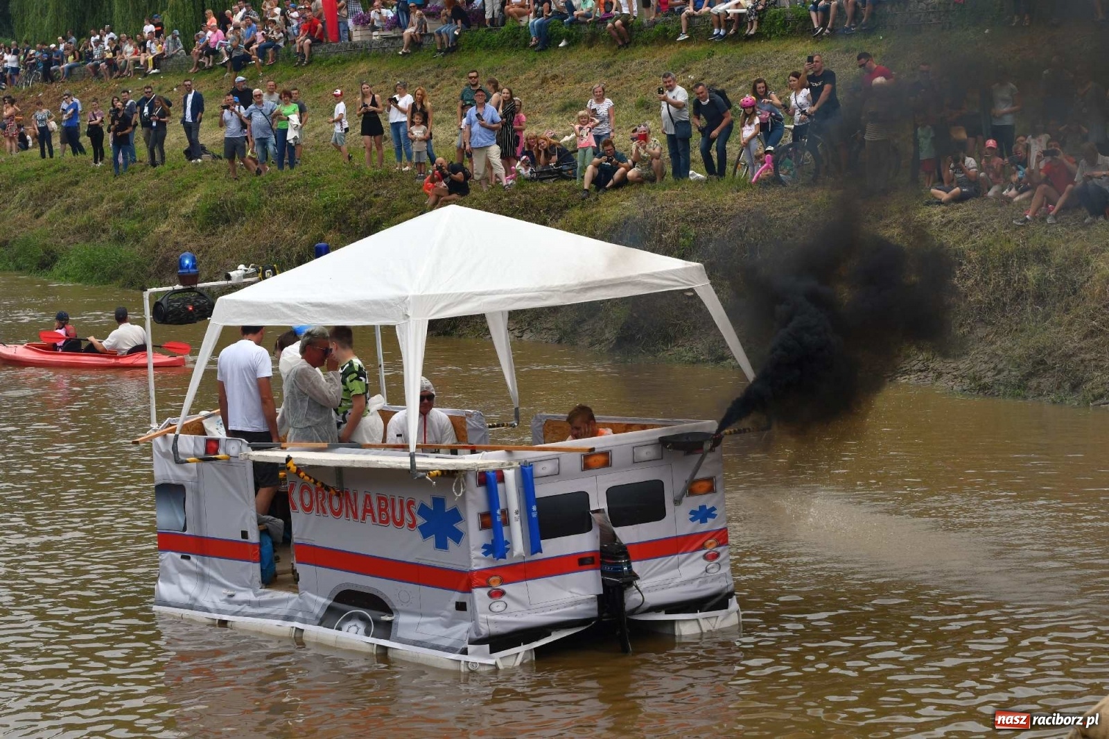 Zdjęcie w galerii na portalu naszraciborz.pl: Ahoj przygodo! Trzydzieści pływadeł ruszyło do Kędzierzyna-Koźla wiadomości z regionu
