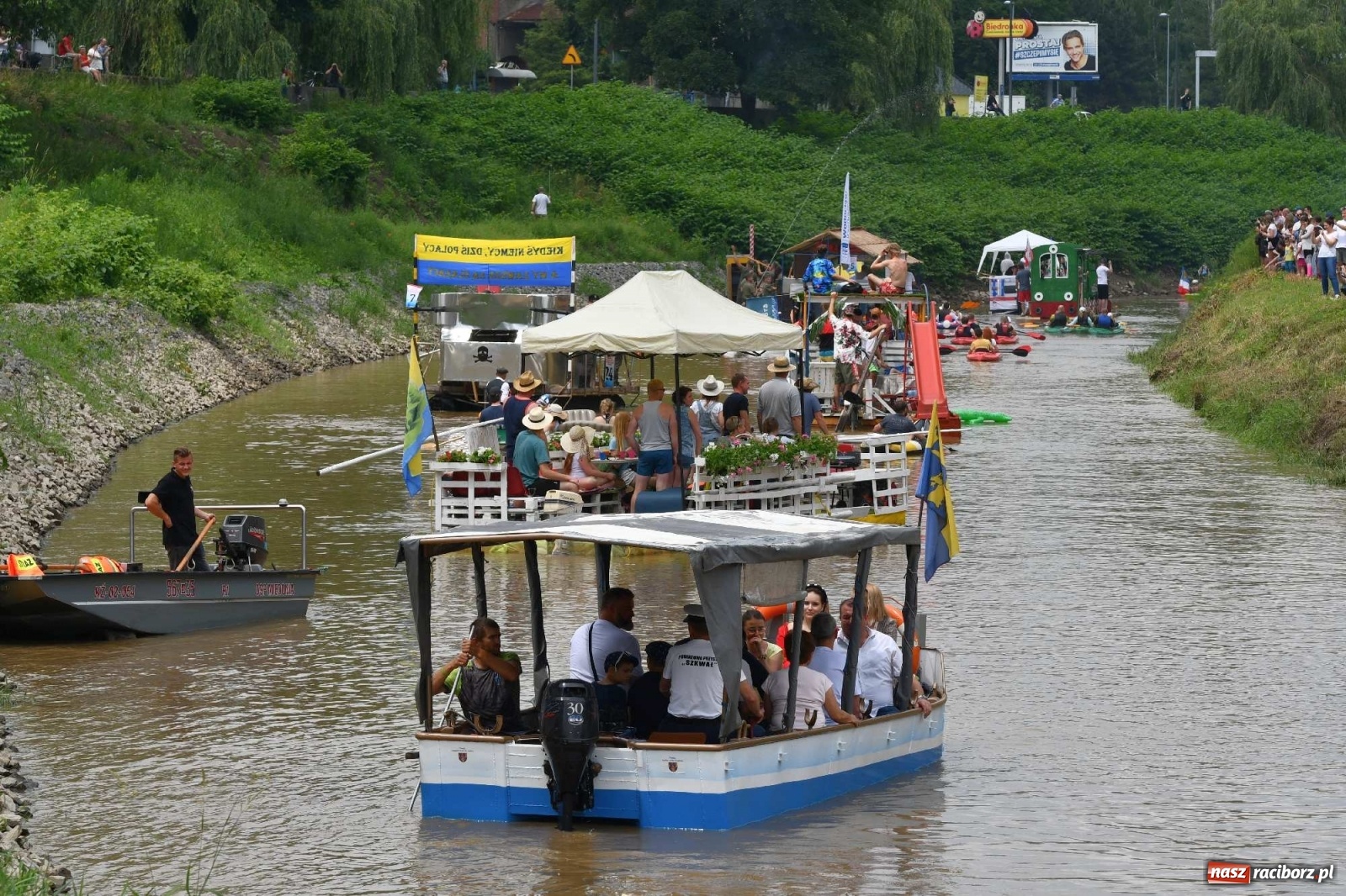 Zdjęcie w galerii na portalu naszraciborz.pl: Ahoj przygodo! Trzydzieści pływadeł ruszyło do Kędzierzyna-Koźla wiadomości z regionu