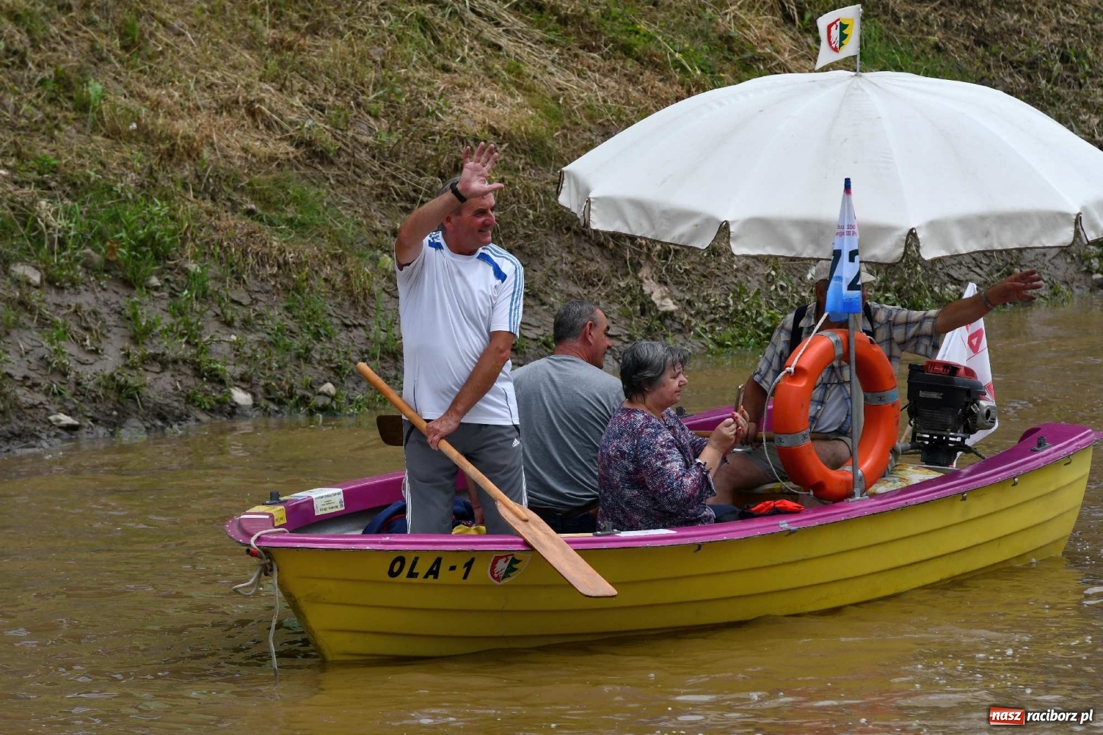 Zdjęcie w galerii na portalu naszraciborz.pl: Ahoj przygodo! Trzydzieści pływadeł ruszyło do Kędzierzyna-Koźla wiadomości z regionu