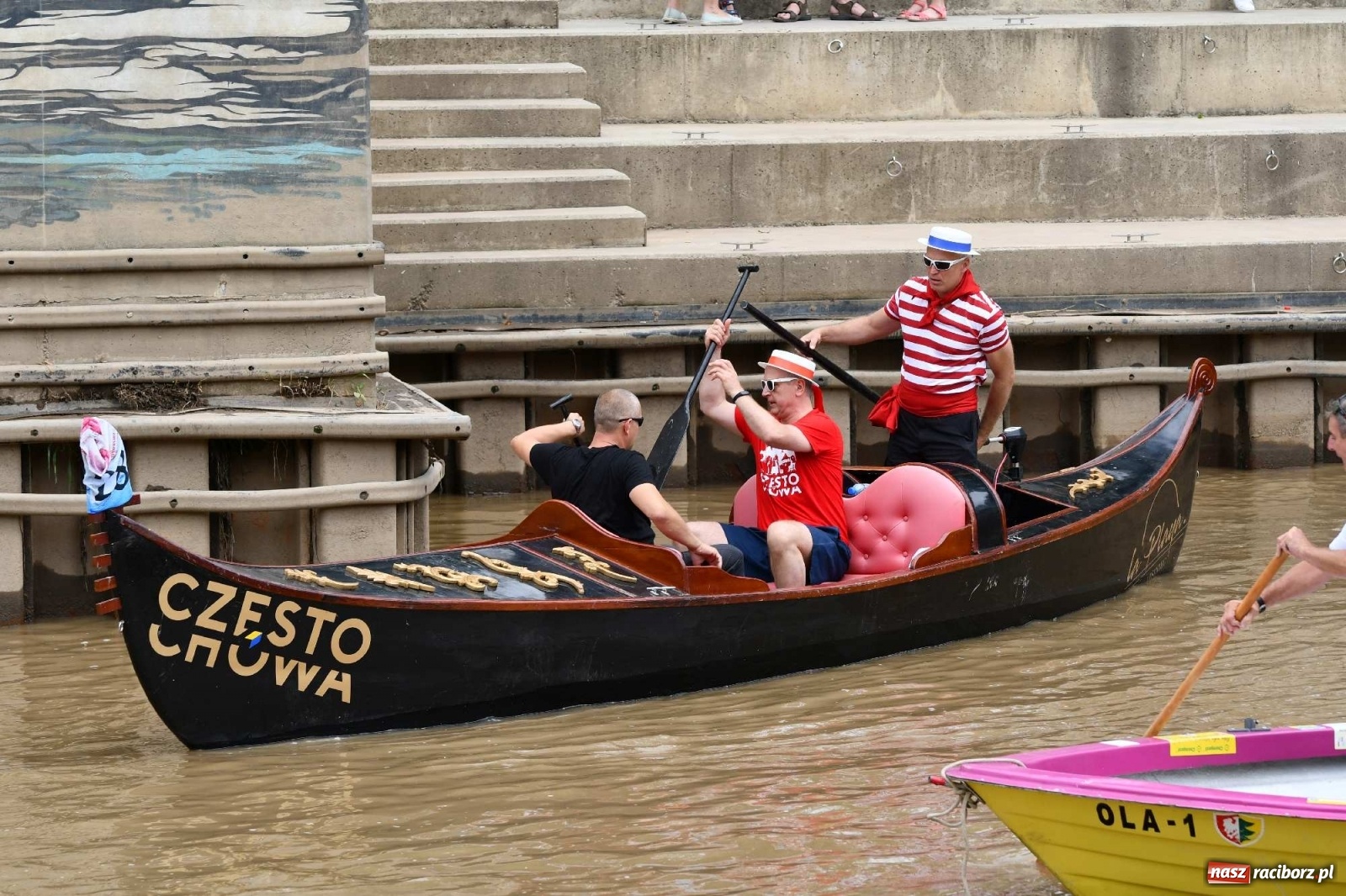 Zdjęcie w galerii na portalu naszraciborz.pl: Ahoj przygodo! Trzydzieści pływadeł ruszyło do Kędzierzyna-Koźla wiadomości z regionu