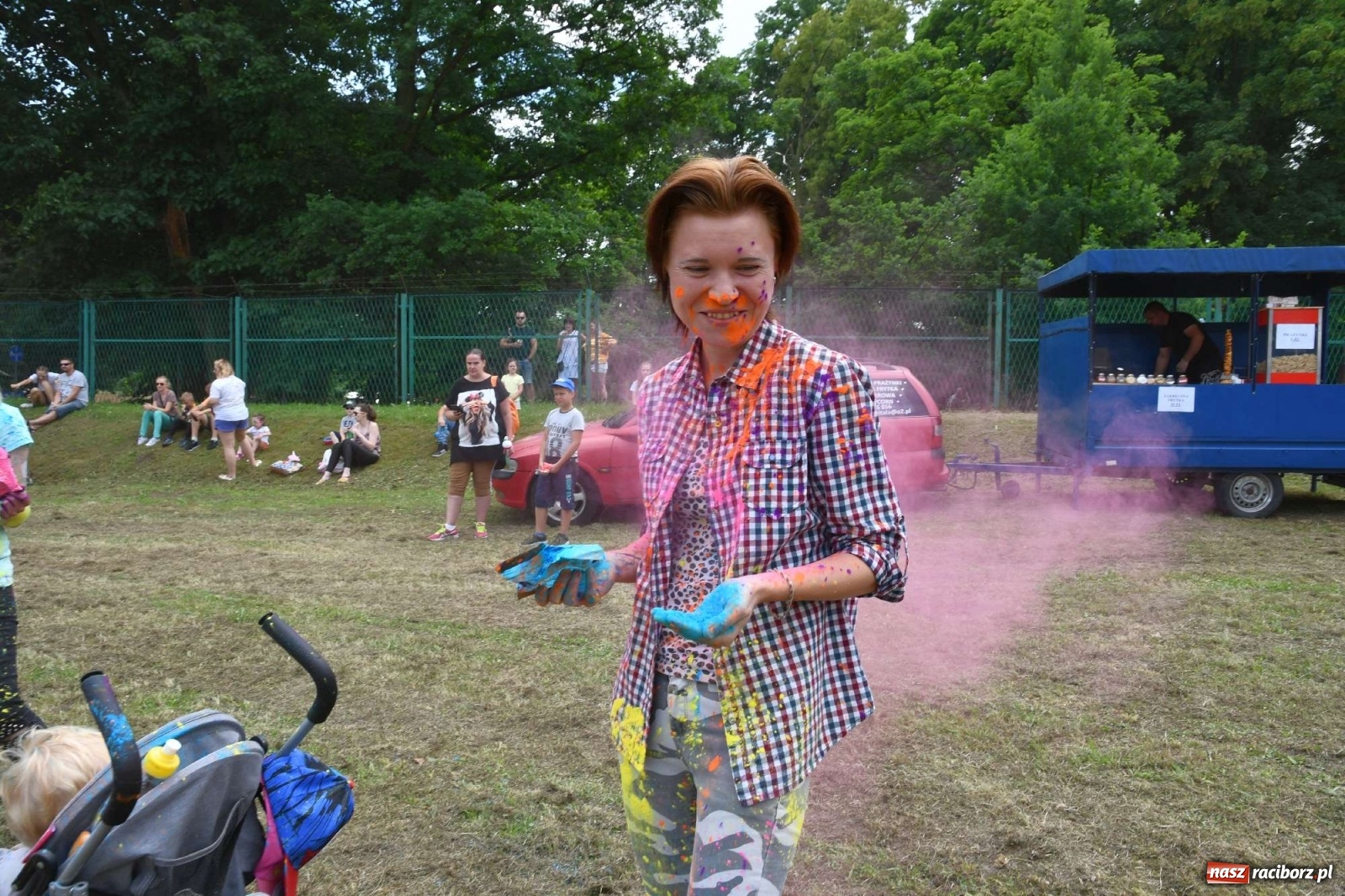 Zdjęcie w galerii na portalu naszraciborz.pl: Holi Święto Kolorów w Raciborzu wiadomości z regionu