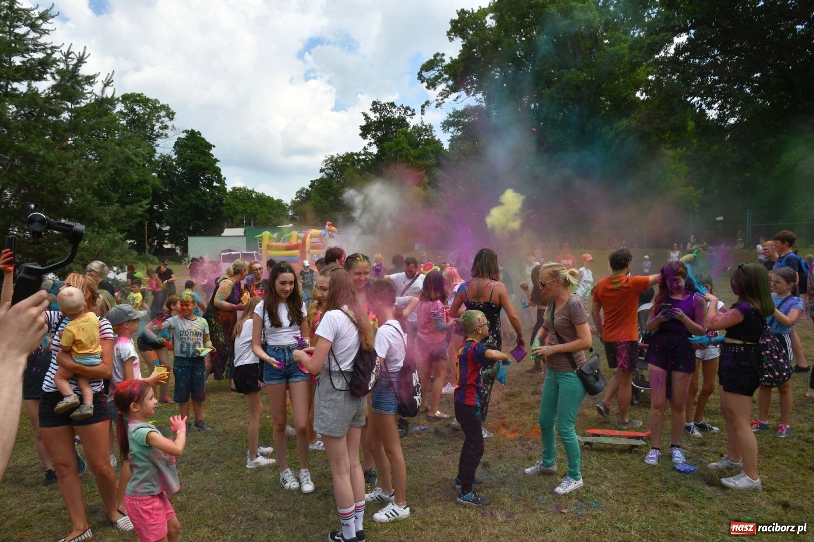 Zdjęcie w galerii na portalu naszraciborz.pl: Holi Święto Kolorów w Raciborzu wiadomości z regionu