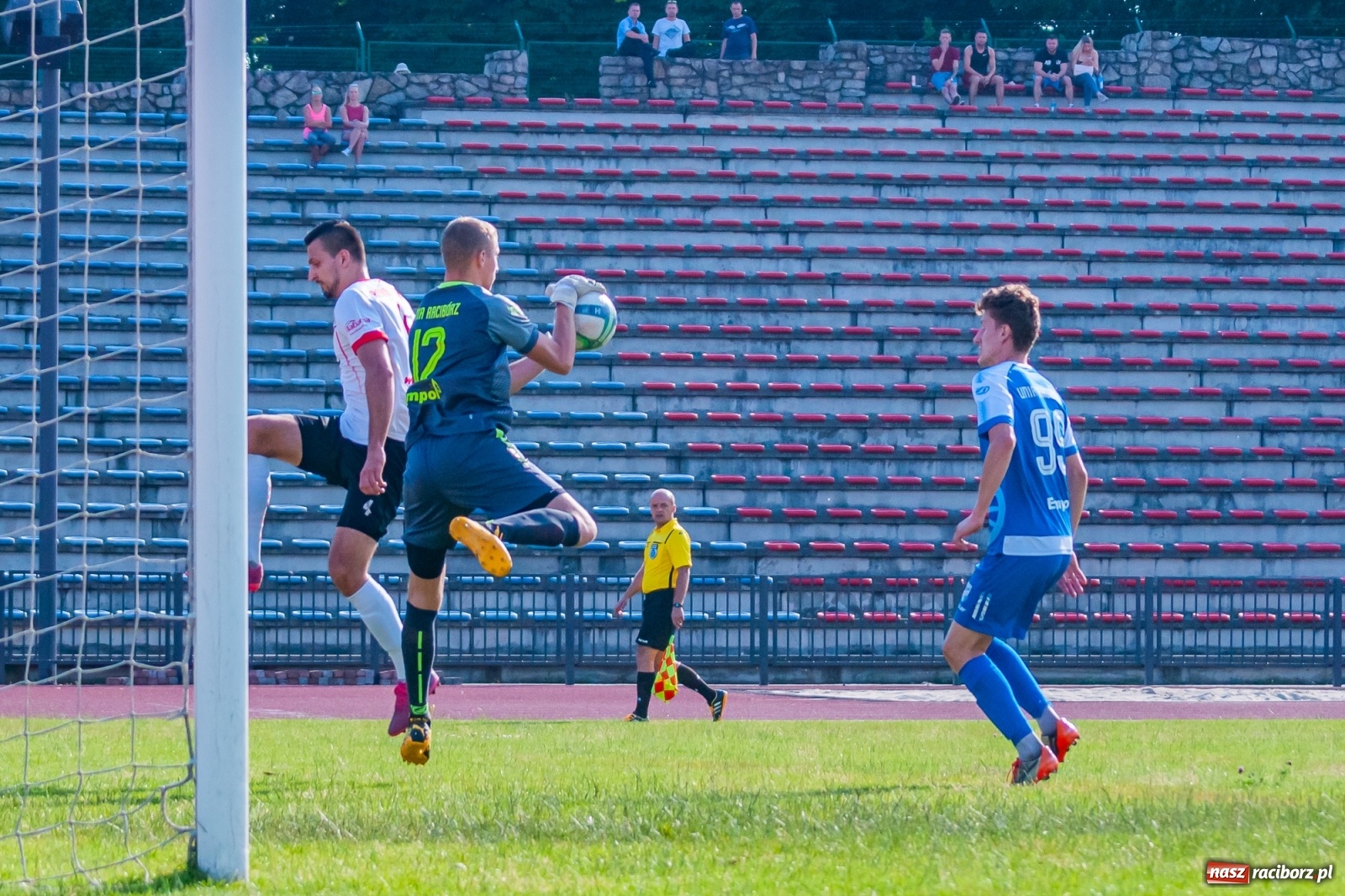 Zdjęcie w galerii na portalu naszraciborz.pl: Płomień z Połomi zgasł przy Zamkowej [FOTO] wiadomości z regionu