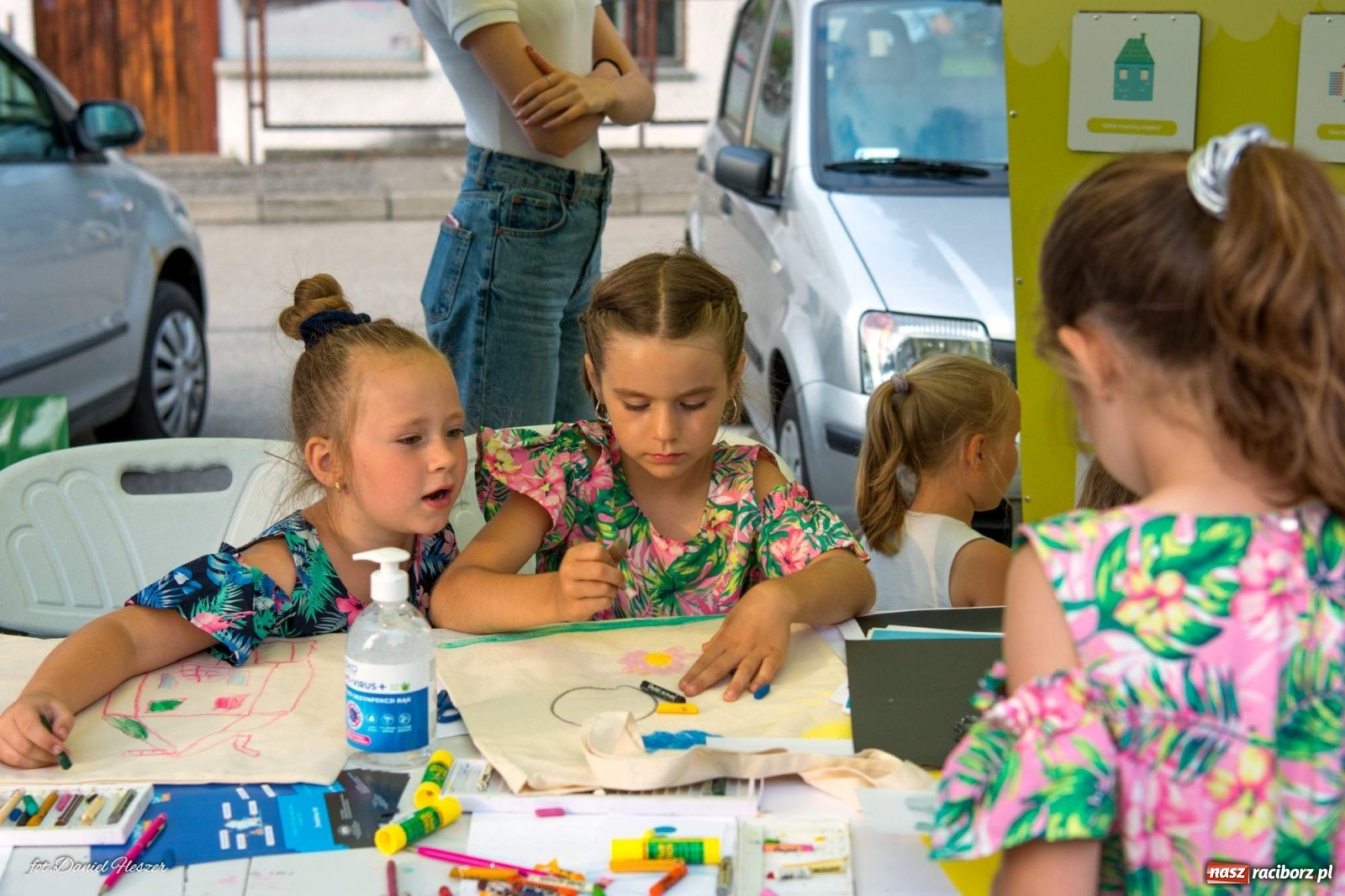Zdjęcie w galerii na portalu naszraciborz.pl: Majka Jeżowska i laserowa rewia kolorów w Chałupkach wiadomości z regionu