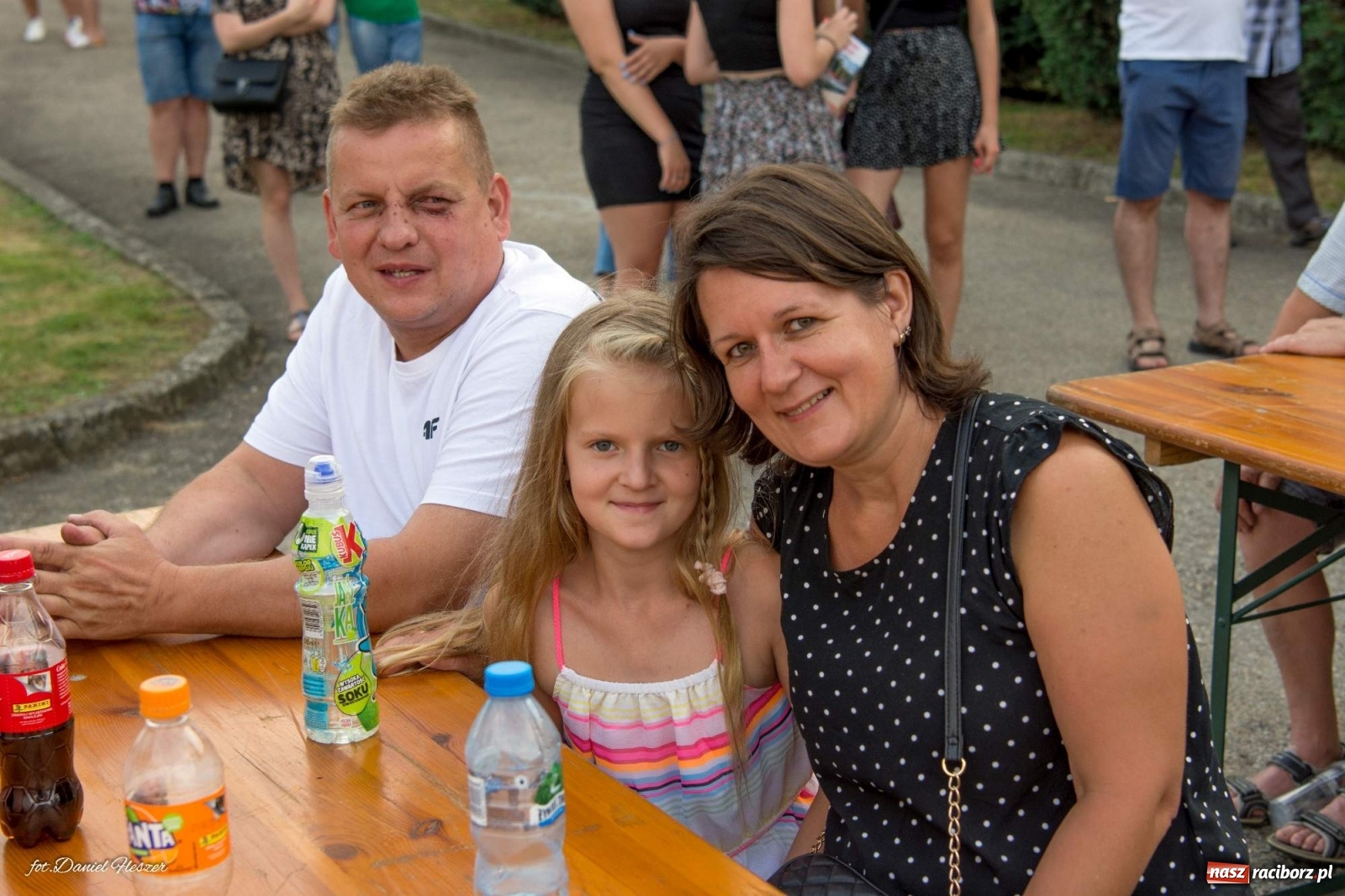 Zdjęcie w galerii na portalu naszraciborz.pl: Majka Jeżowska i laserowa rewia kolorów w Chałupkach wiadomości z regionu