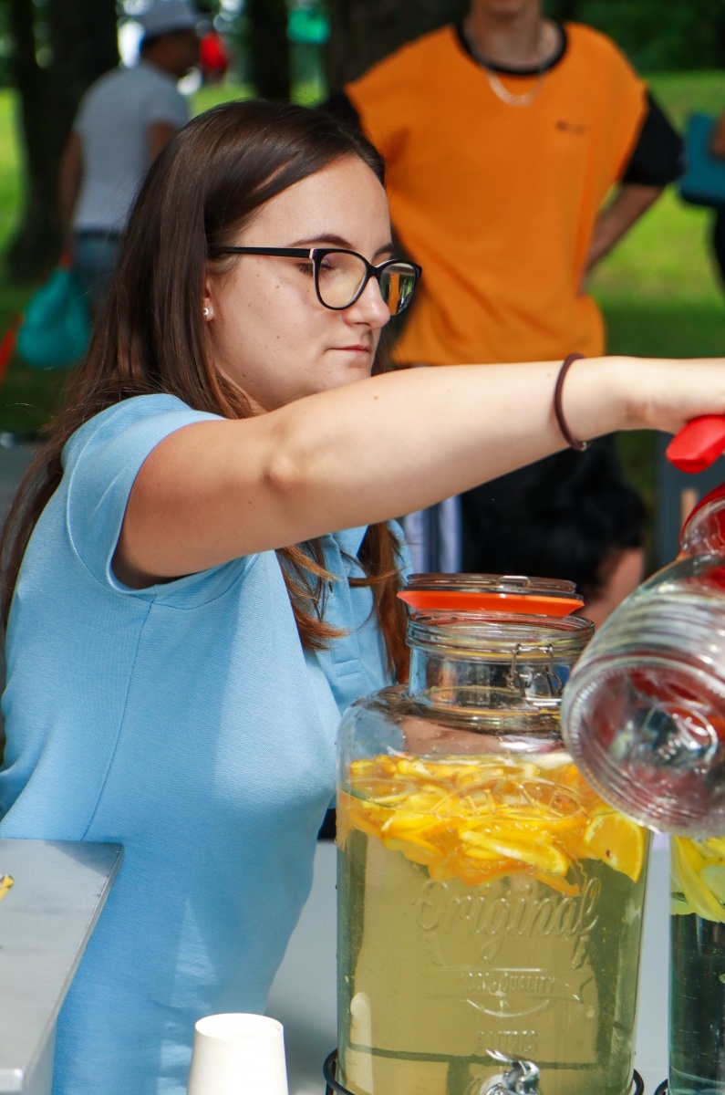Zdjęcie w galerii na portalu naszraciborz.pl: Bańki, koniki, Banana Boat i The Sunny Side. Sobota na bulwarach wiadomości z regionu