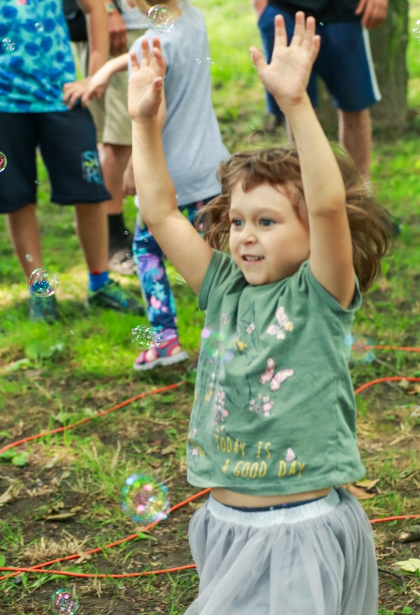 Zdjęcie w galerii na portalu naszraciborz.pl: Bańki, koniki, Banana Boat i The Sunny Side. Sobota na bulwarach wiadomości z regionu