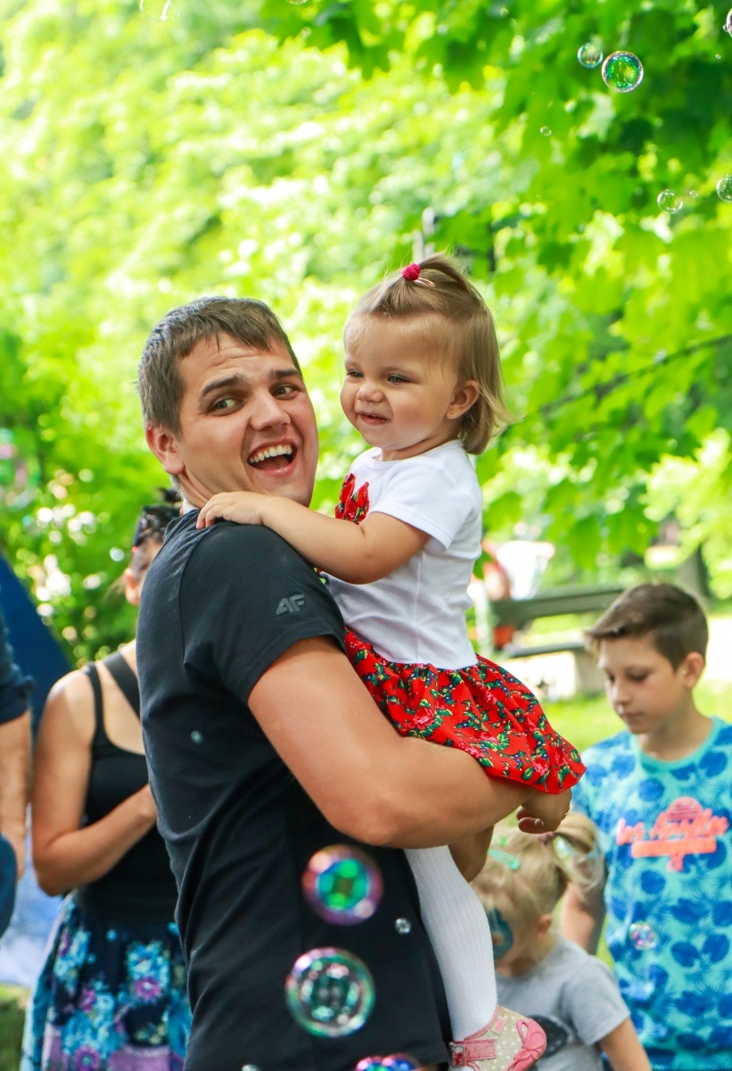Zdjęcie w galerii na portalu naszraciborz.pl: Bańki, koniki, Banana Boat i The Sunny Side. Sobota na bulwarach wiadomości z regionu