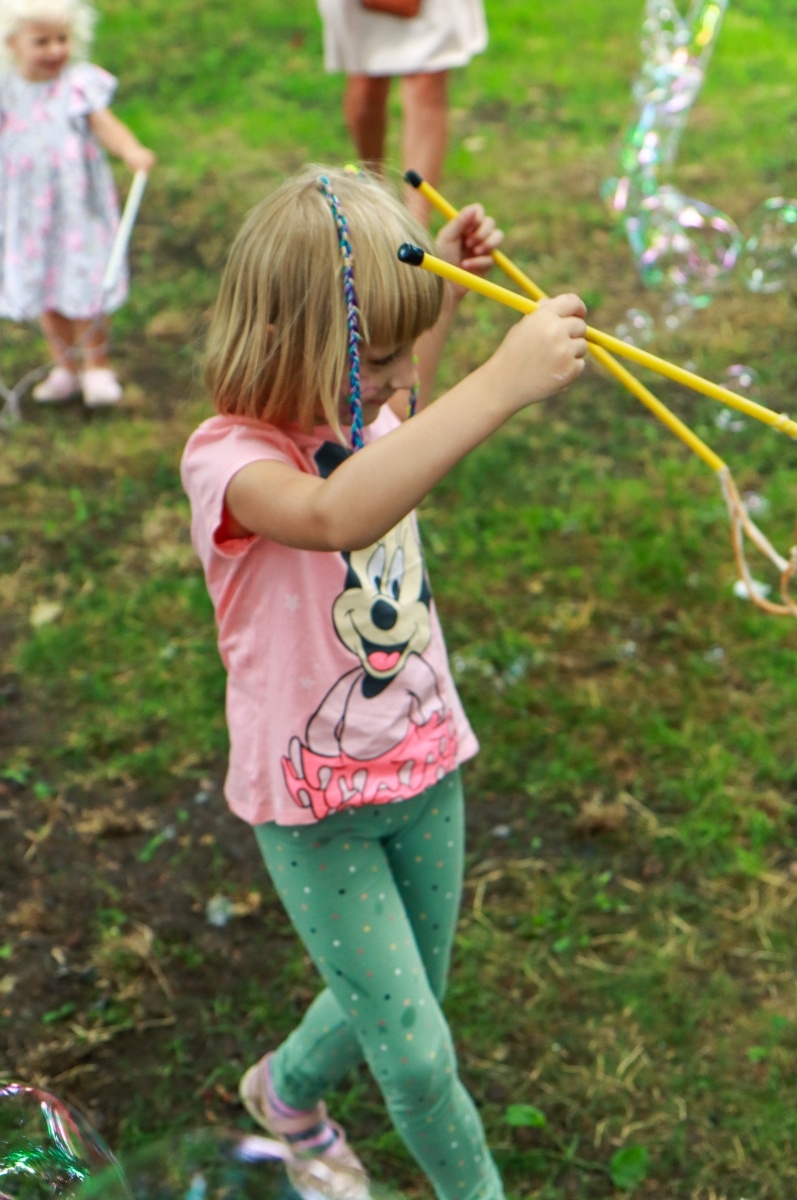 Zdjęcie w galerii na portalu naszraciborz.pl: Bańki, koniki, Banana Boat i The Sunny Side. Sobota na bulwarach wiadomości z regionu