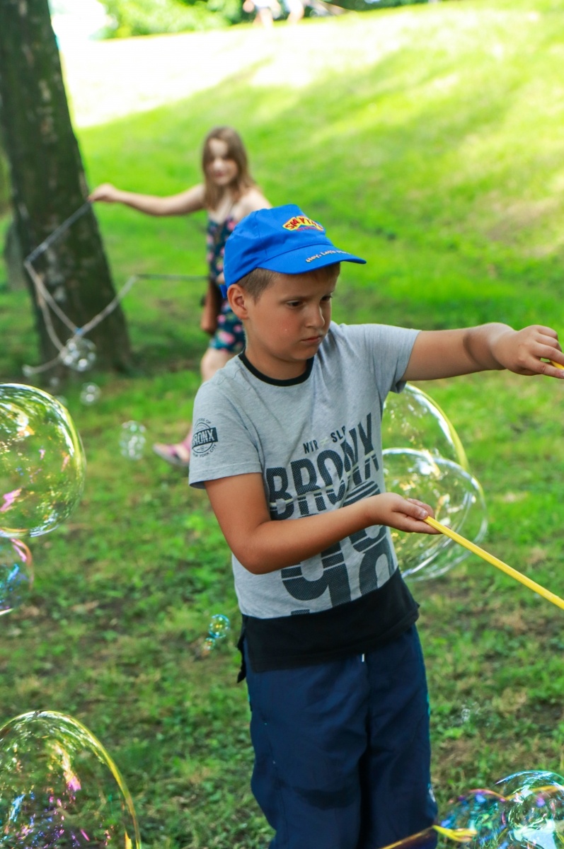 Zdjęcie w galerii na portalu naszraciborz.pl: Bańki, koniki, Banana Boat i The Sunny Side. Sobota na bulwarach wiadomości z regionu