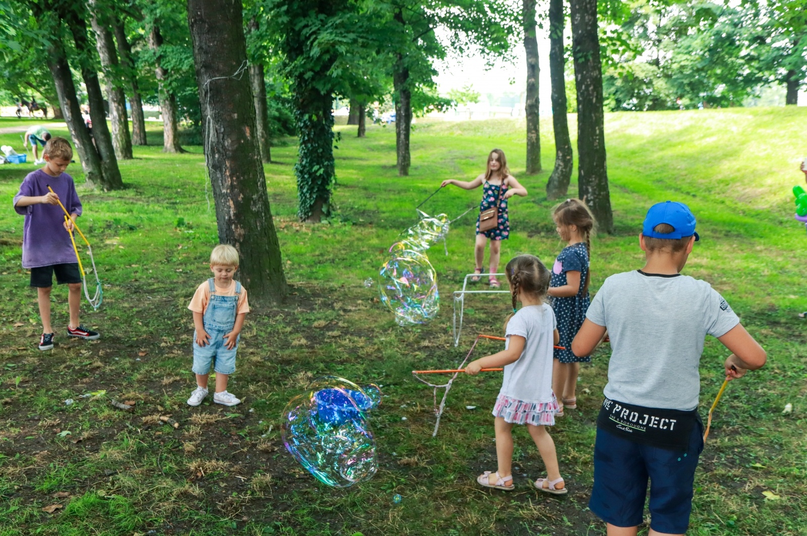 Zdjęcie w galerii na portalu naszraciborz.pl: Bańki, koniki, Banana Boat i The Sunny Side. Sobota na bulwarach wiadomości z regionu