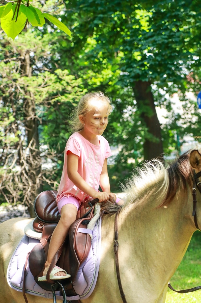 Zdjęcie w galerii na portalu naszraciborz.pl: Bańki, koniki, Banana Boat i The Sunny Side. Sobota na bulwarach wiadomości z regionu