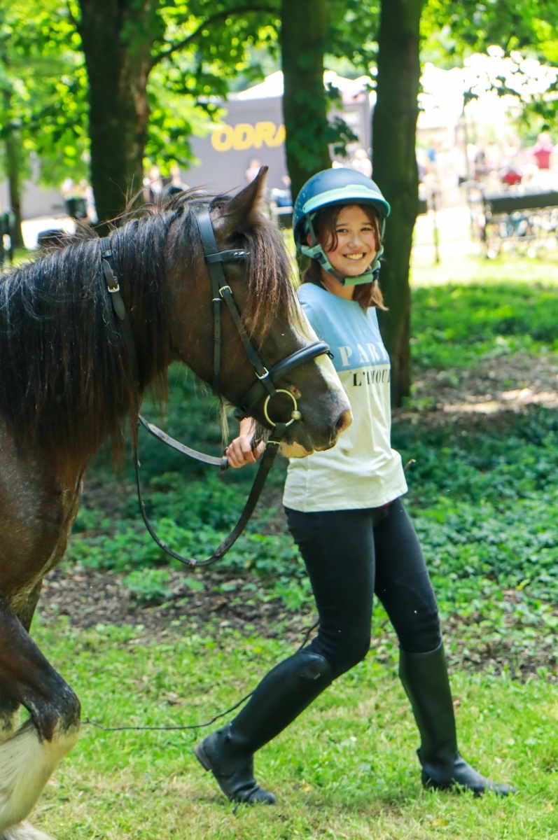 Zdjęcie w galerii na portalu naszraciborz.pl: Bańki, koniki, Banana Boat i The Sunny Side. Sobota na bulwarach wiadomości z regionu