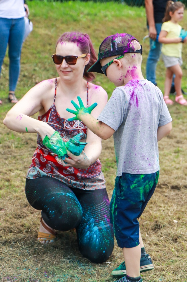 Zdjęcie w galerii na portalu naszraciborz.pl: Raciborzanie zanurkowali w kolorach. Poszukajcie się w galerii [FOTO] wiadomości z regionu