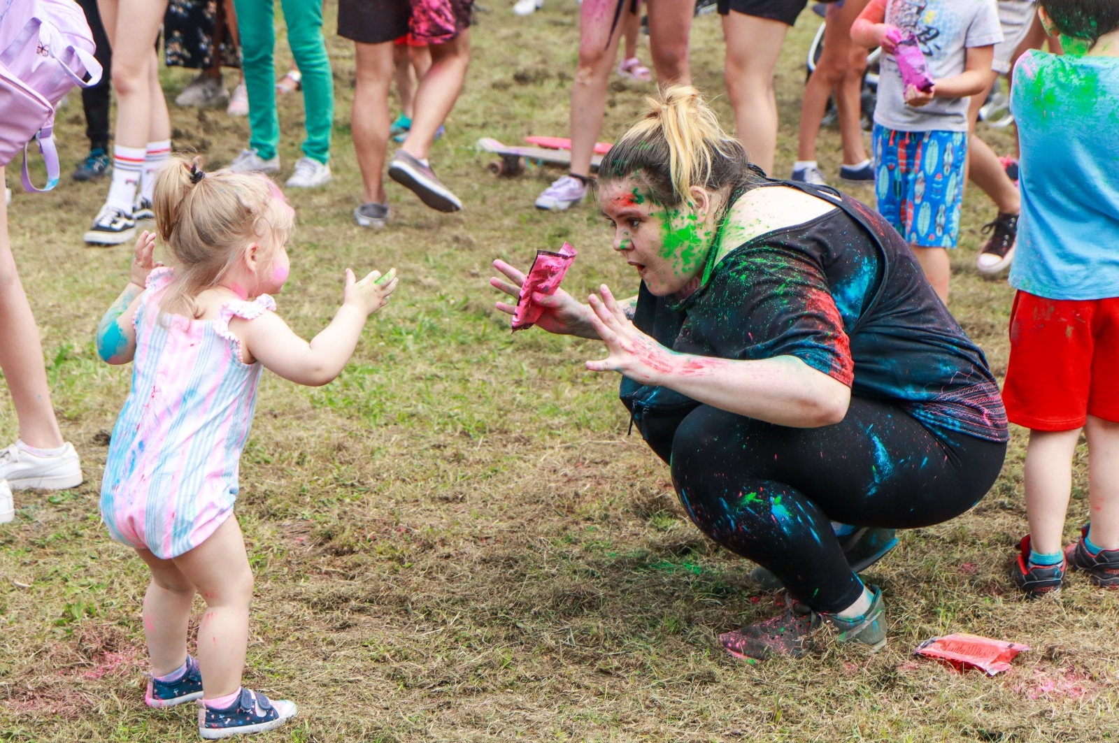 Zdjęcie w galerii na portalu naszraciborz.pl: Raciborzanie zanurkowali w kolorach. Poszukajcie się w galerii [FOTO] wiadomości z regionu