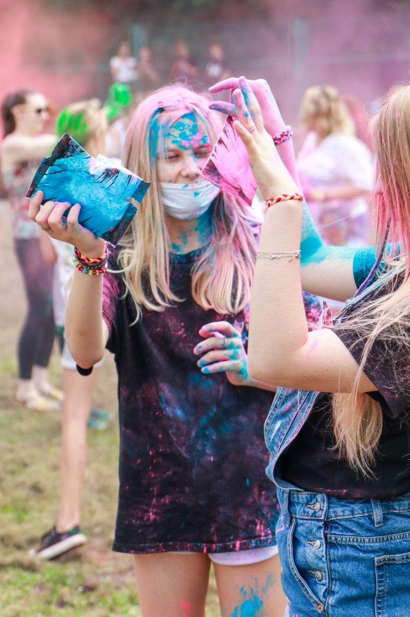 Zdjęcie w galerii na portalu naszraciborz.pl: Raciborzanie zanurkowali w kolorach. Poszukajcie się w galerii [FOTO] wiadomości z regionu