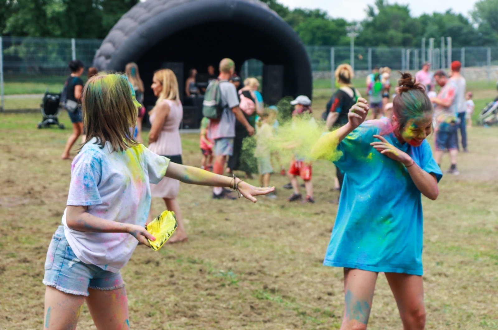 Zdjęcie w galerii na portalu naszraciborz.pl: Raciborzanie zanurkowali w kolorach. Poszukajcie się w galerii [FOTO] wiadomości z regionu