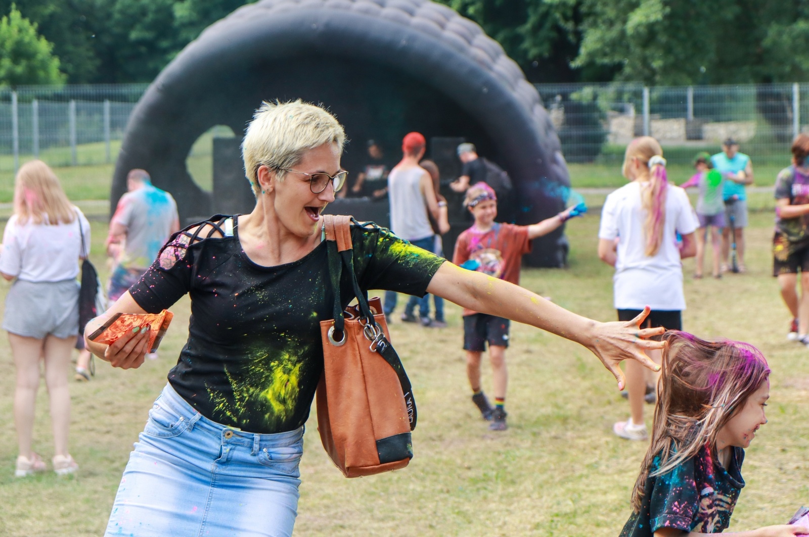 Zdjęcie w galerii na portalu naszraciborz.pl: Raciborzanie zanurkowali w kolorach. Poszukajcie się w galerii [FOTO] wiadomości z regionu