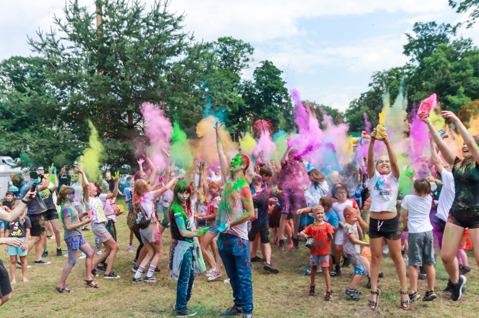 Zdjęcie w galerii na portalu naszraciborz.pl: Raciborzanie zanurkowali w kolorach. Poszukajcie się w galerii [FOTO] wiadomości z regionu