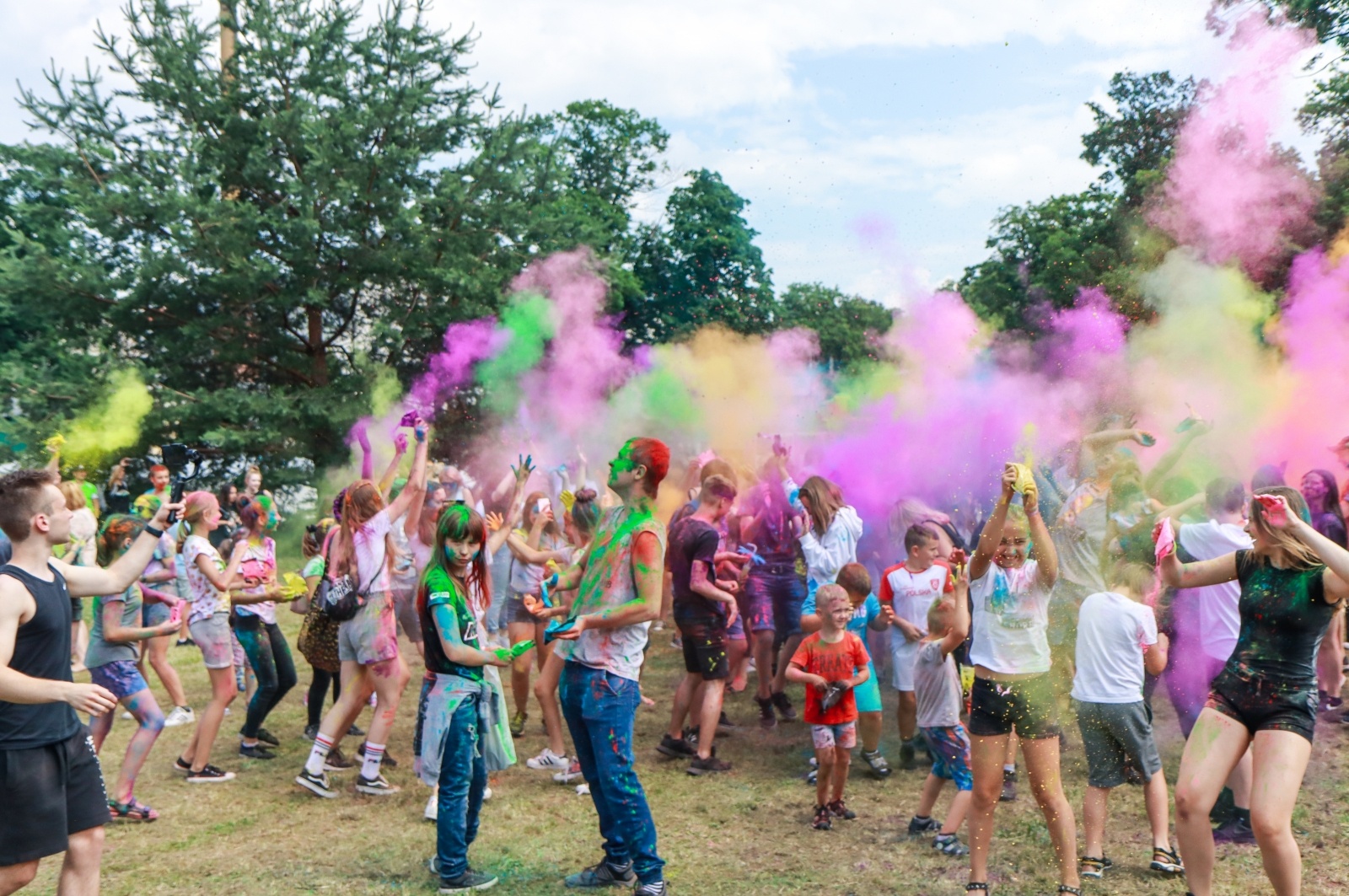 Zdjęcie w galerii na portalu naszraciborz.pl: Raciborzanie zanurkowali w kolorach. Poszukajcie się w galerii [FOTO] wiadomości z regionu