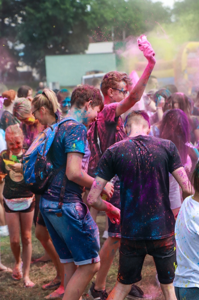Zdjęcie w galerii na portalu naszraciborz.pl: Raciborzanie zanurkowali w kolorach. Poszukajcie się w galerii [FOTO] wiadomości z regionu