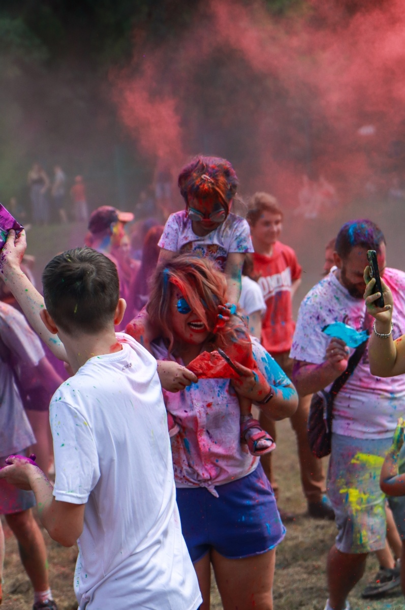 Zdjęcie w galerii na portalu naszraciborz.pl: Raciborzanie zanurkowali w kolorach. Poszukajcie się w galerii [FOTO] wiadomości z regionu