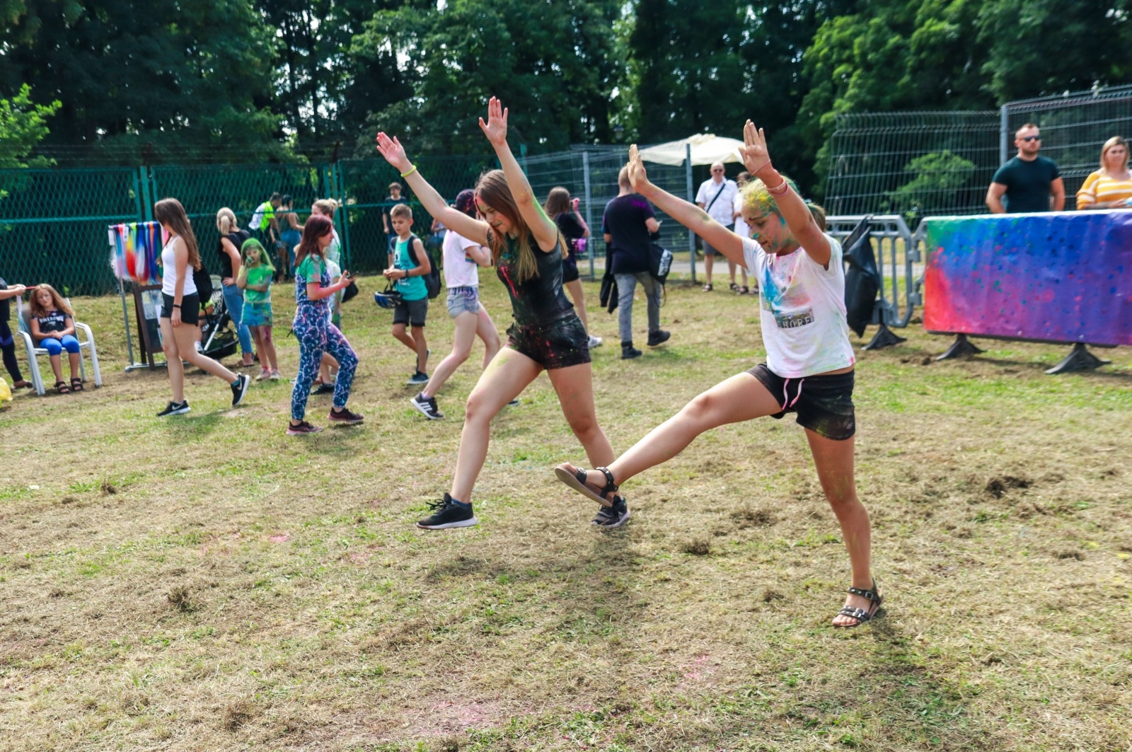 Zdjęcie w galerii na portalu naszraciborz.pl: Raciborzanie zanurkowali w kolorach. Poszukajcie się w galerii [FOTO] wiadomości z regionu