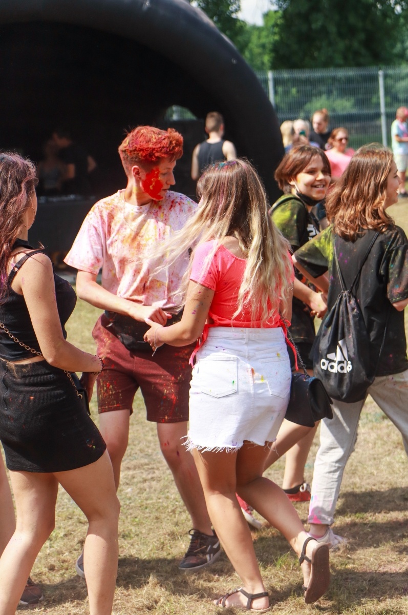 Zdjęcie w galerii na portalu naszraciborz.pl: Raciborzanie zanurkowali w kolorach. Poszukajcie się w galerii [FOTO] wiadomości z regionu