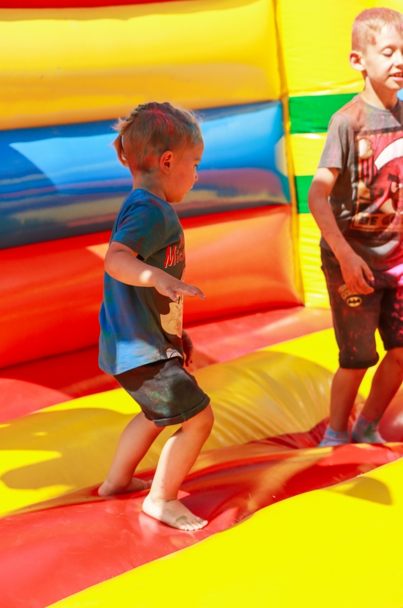 Zdjęcie w galerii na portalu naszraciborz.pl: Raciborzanie zanurkowali w kolorach. Poszukajcie się w galerii [FOTO] wiadomości z regionu