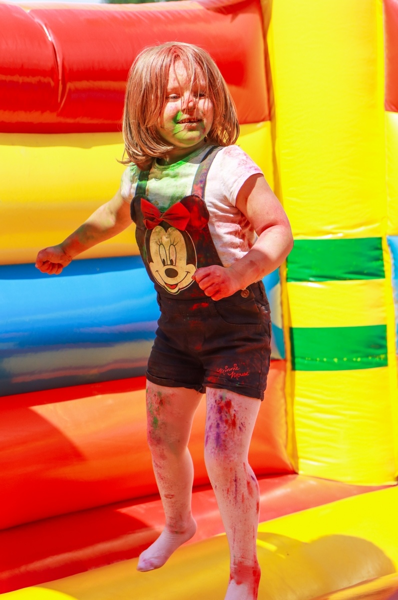 Zdjęcie w galerii na portalu naszraciborz.pl: Raciborzanie zanurkowali w kolorach. Poszukajcie się w galerii [FOTO] wiadomości z regionu