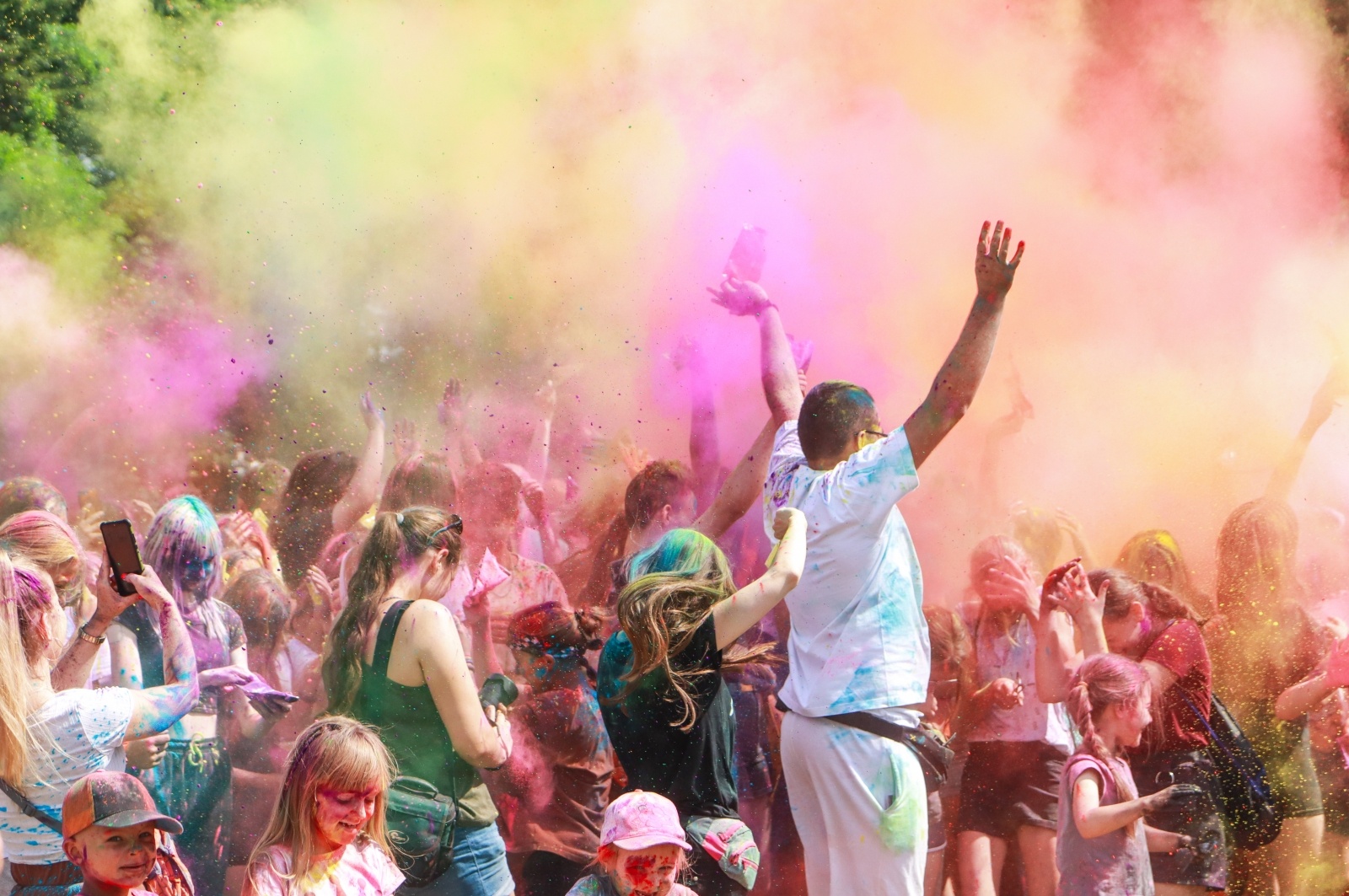 Zdjęcie w galerii na portalu naszraciborz.pl: Raciborzanie zanurkowali w kolorach. Poszukajcie się w galerii [FOTO] wiadomości z regionu
