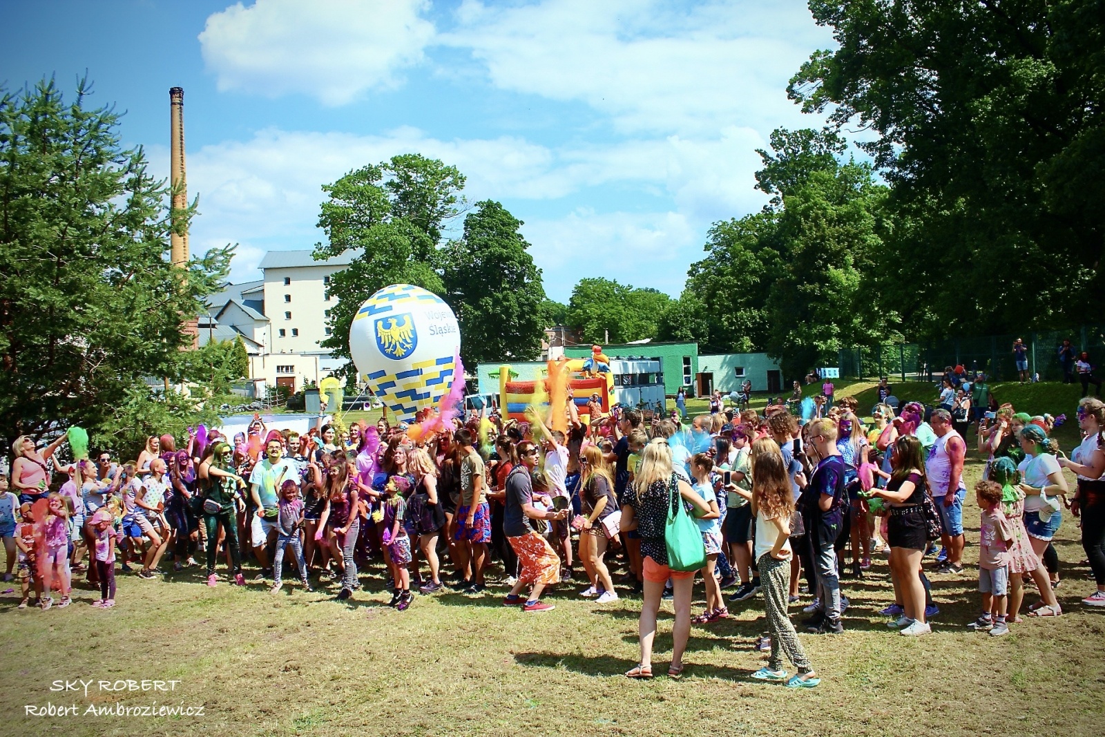Zdjęcie w galerii na portalu naszraciborz.pl: Raciborzanie zanurkowali w kolorach. Poszukajcie się w galerii [FOTO] wiadomości z regionu