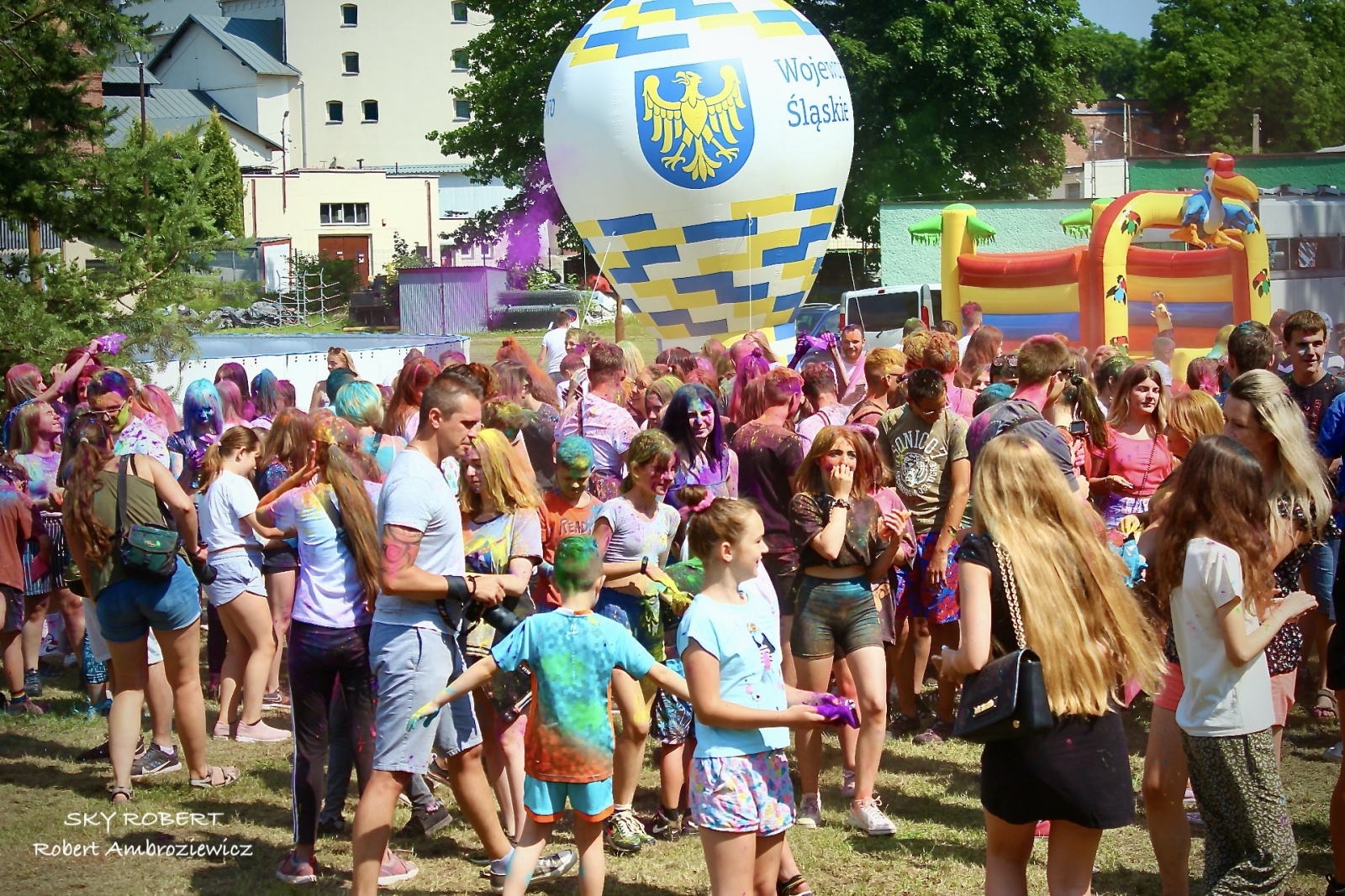 Zdjęcie w galerii na portalu naszraciborz.pl: Raciborzanie zanurkowali w kolorach. Poszukajcie się w galerii [FOTO] wiadomości z regionu