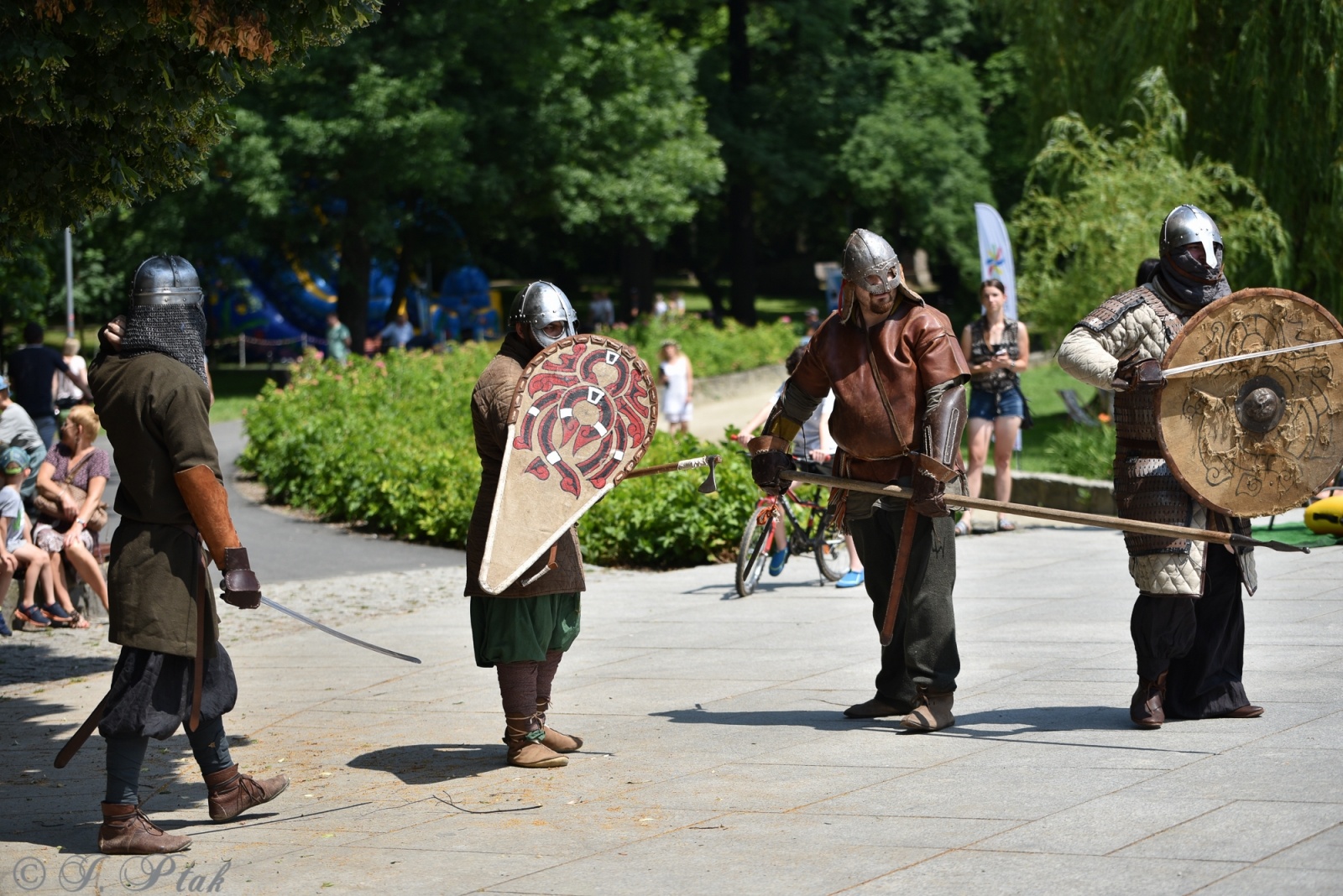 Zdjęcie w galerii na portalu naszraciborz.pl: Festiwal Górnej Odry przeniósł się do parku m. Roth wiadomości z regionu