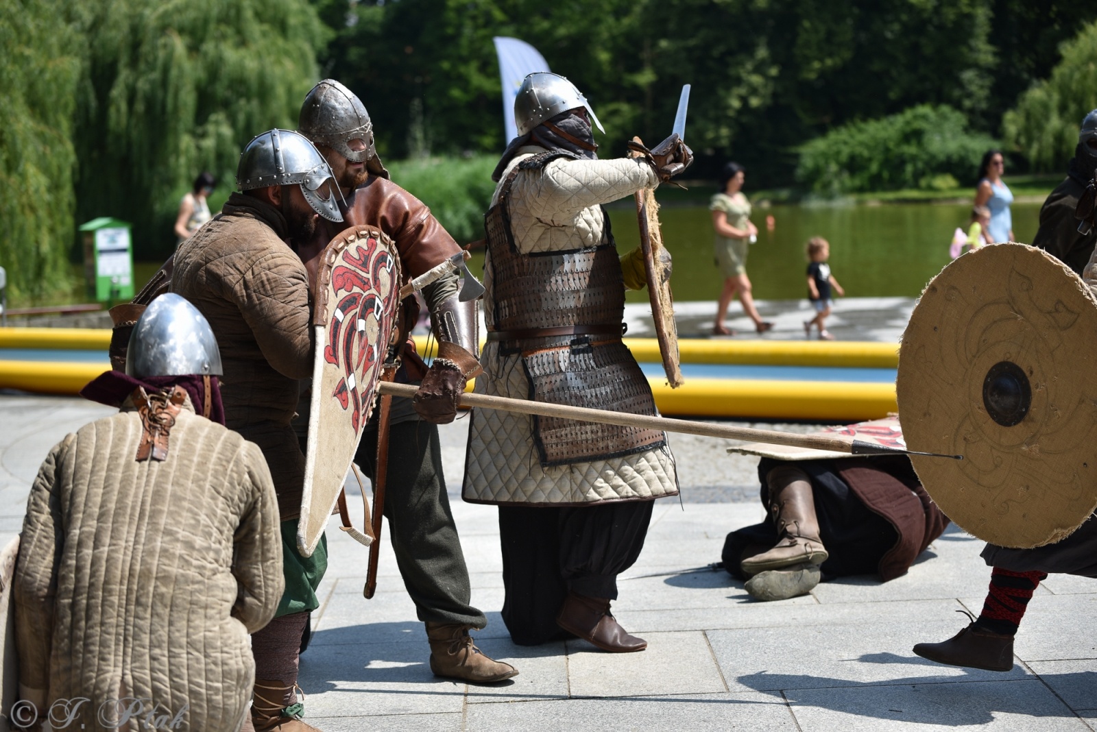 Zdjęcie w galerii na portalu naszraciborz.pl: Festiwal Górnej Odry przeniósł się do parku m. Roth wiadomości z regionu
