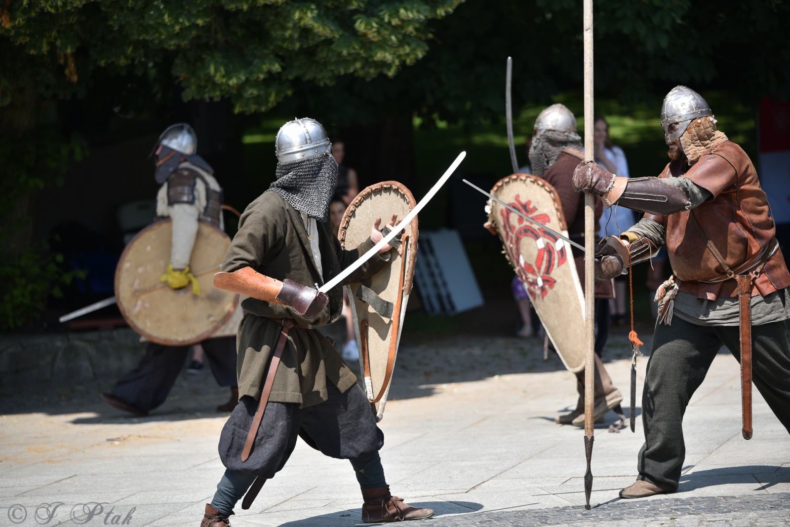 Zdjęcie w galerii na portalu naszraciborz.pl: Festiwal Górnej Odry przeniósł się do parku m. Roth wiadomości z regionu