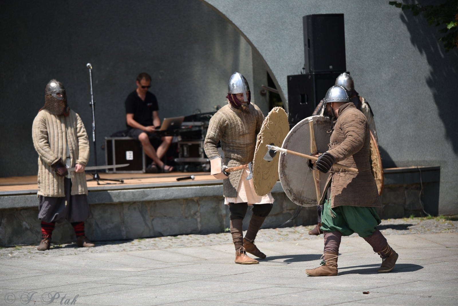 Zdjęcie w galerii na portalu naszraciborz.pl: Festiwal Górnej Odry przeniósł się do parku m. Roth wiadomości z regionu
