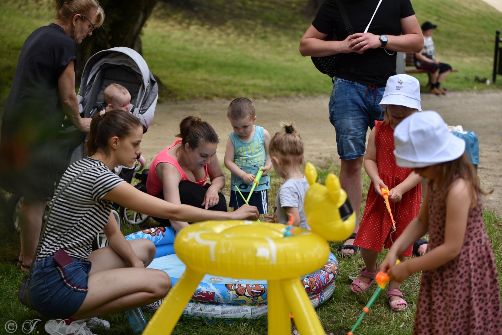 Zdjęcie w galerii na portalu naszraciborz.pl: Festiwal Górnej Odry przeniósł się do parku m. Roth wiadomości z regionu