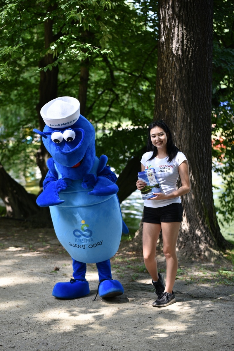Zdjęcie w galerii na portalu naszraciborz.pl: Festiwal Górnej Odry przeniósł się do parku m. Roth wiadomości z regionu