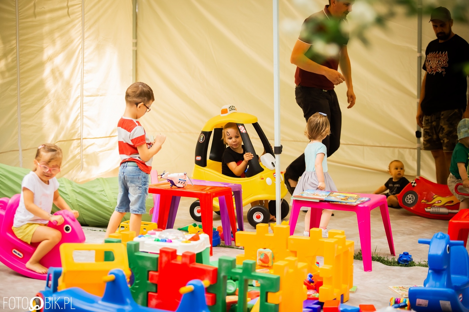 Zdjęcie w galerii na portalu naszraciborz.pl: Festiwal Górnej Odry przeniósł się do parku m. Roth wiadomości z regionu