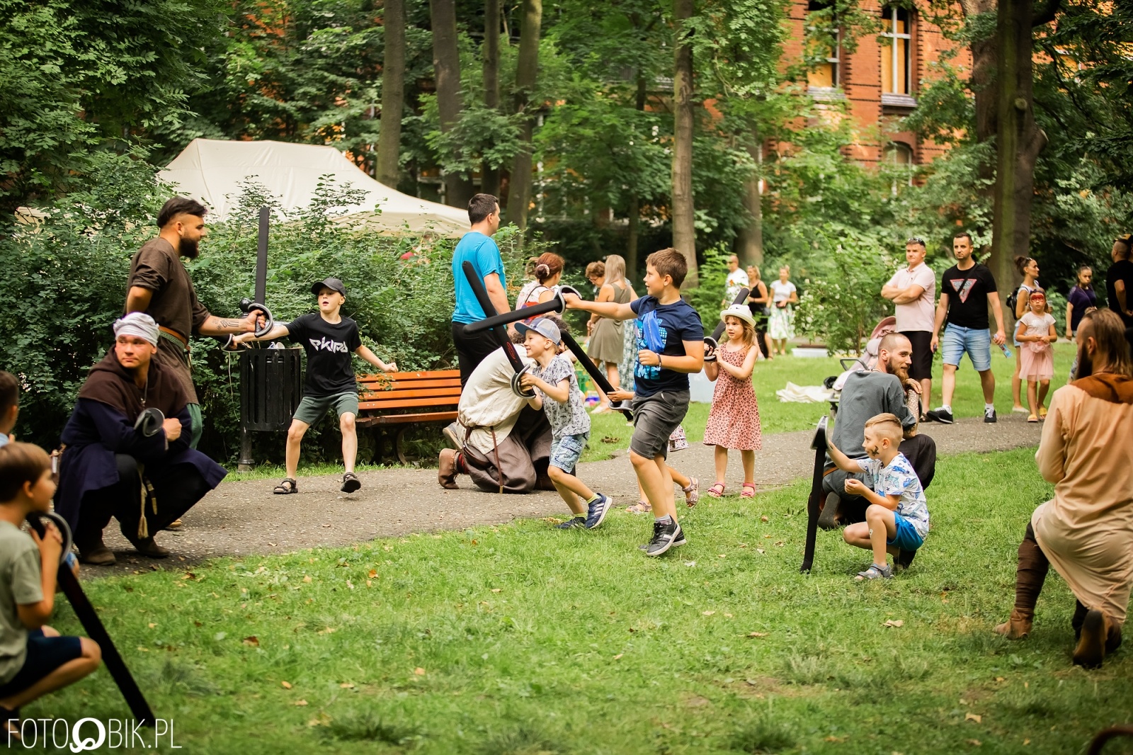 Zdjęcie w galerii na portalu naszraciborz.pl: Festiwal Górnej Odry przeniósł się do parku m. Roth wiadomości z regionu