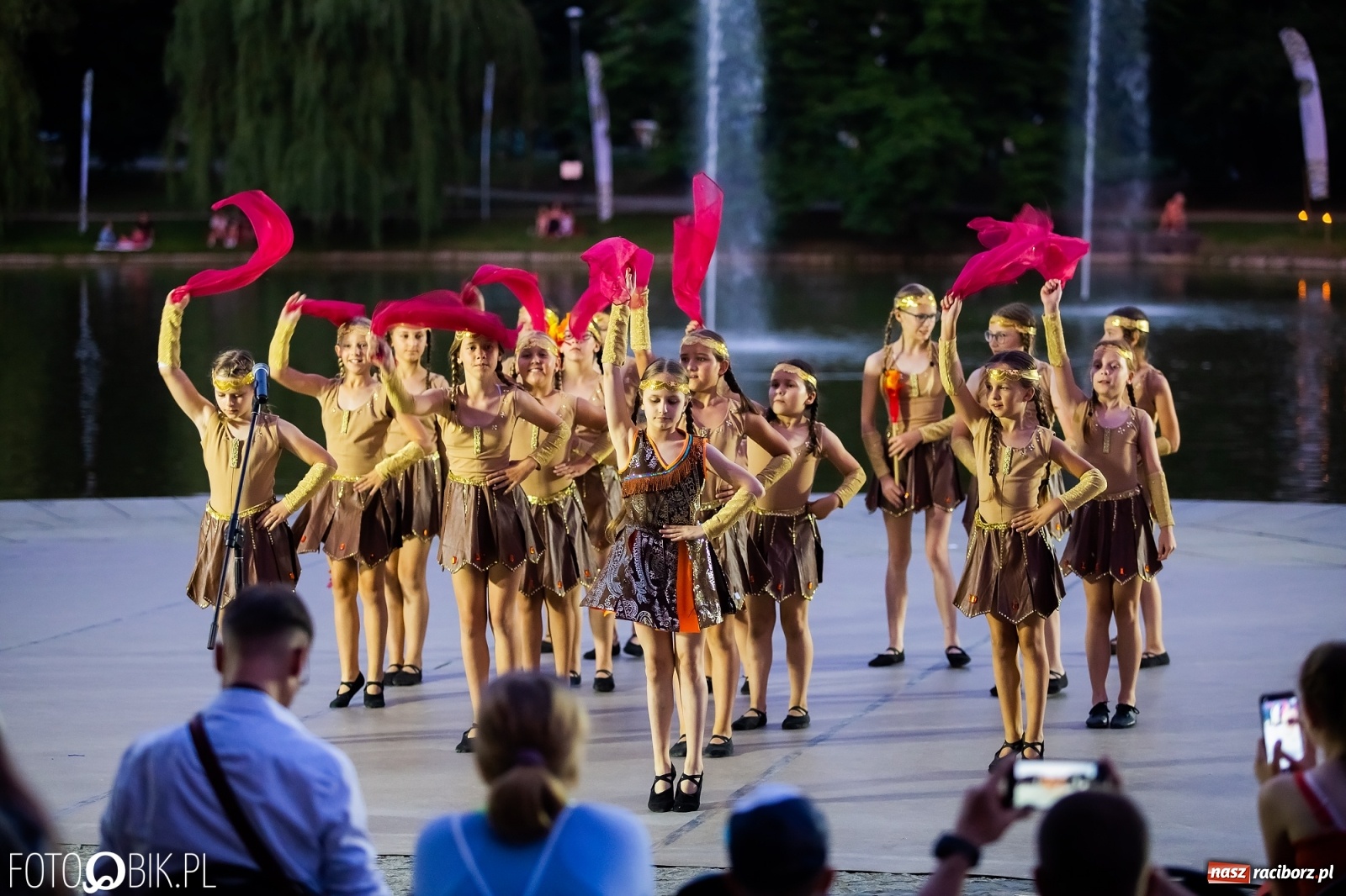 Zdjęcie w galerii na portalu naszraciborz.pl: Źródło zebrało ponad 10 tys. zł dla małego Henia wiadomości z regionu